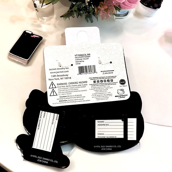 NWT SANRIO Hello Kitty White Red and Black 2pc Rubber Luggage Bag Travel Tag Set - Picture 6 of 12